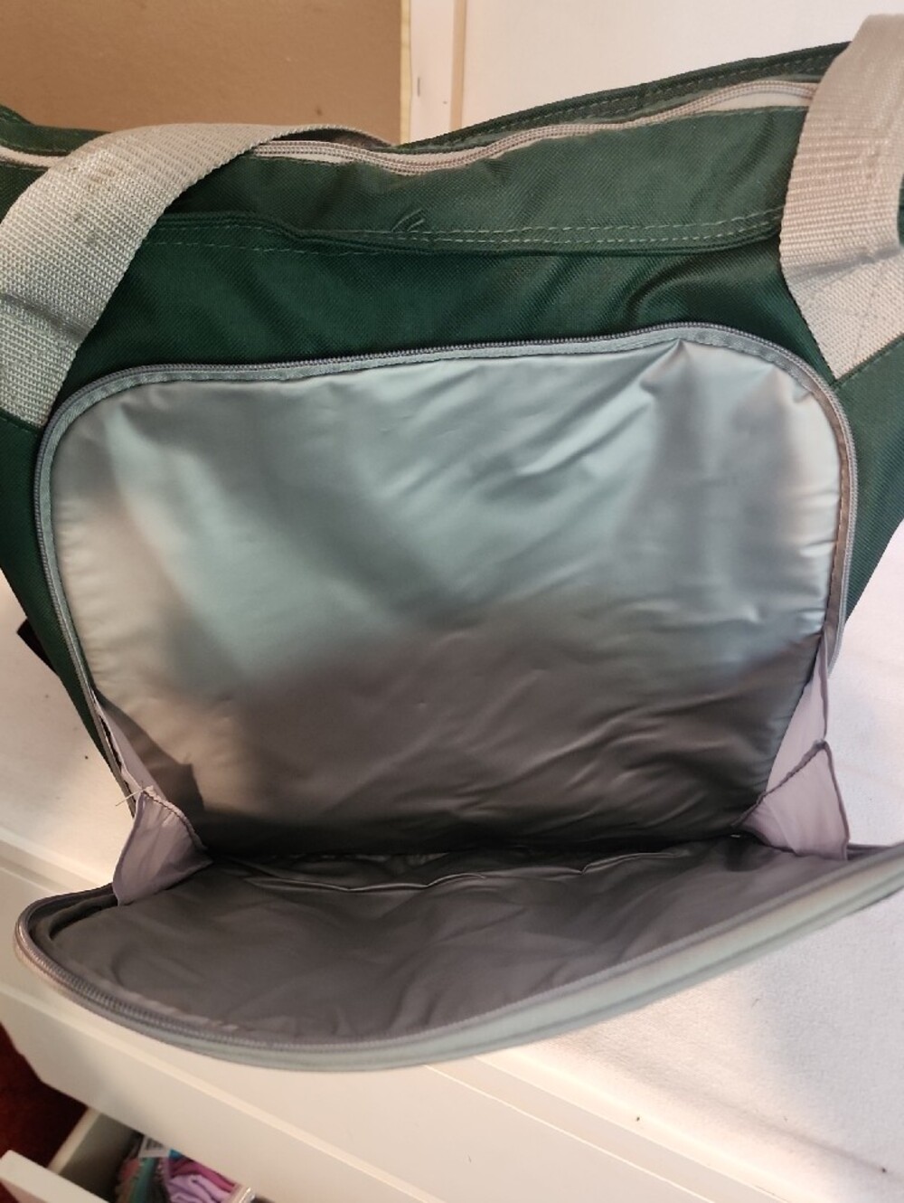 University of Oregon Green Tote Bag with Yellow O Logo - Picture 7 of 15
